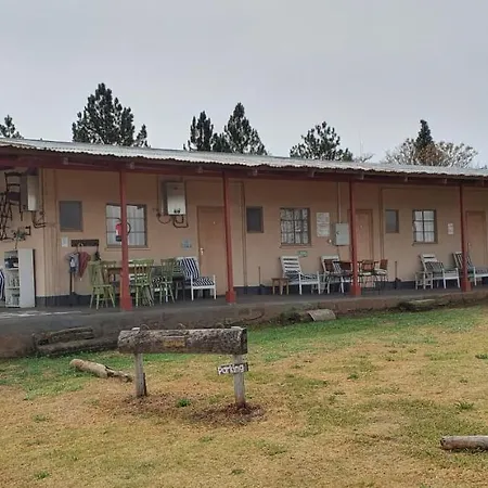 Drakensberg Bush Lodge And Backpackers Winterton Exterior photo