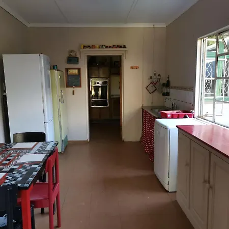 Drakensberg Bush Lodge And Backpackers Winterton Exterior photo