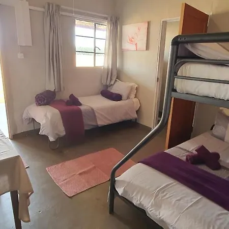 Drakensberg Bush Lodge And Backpackers Winterton Exterior photo