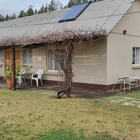 Drakensberg Bush Lodge And Backpackers Winterton Exterior photo