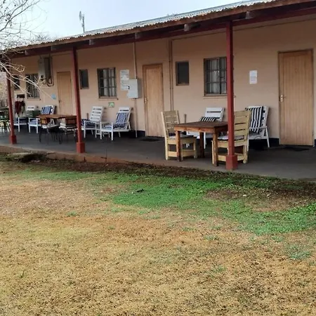 Drakensberg Bush Lodge And Backpackers Winterton Exterior photo