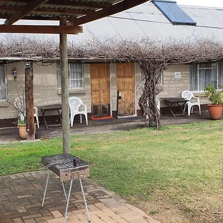 Drakensberg Bush Lodge And Backpackers Winterton Exterior photo